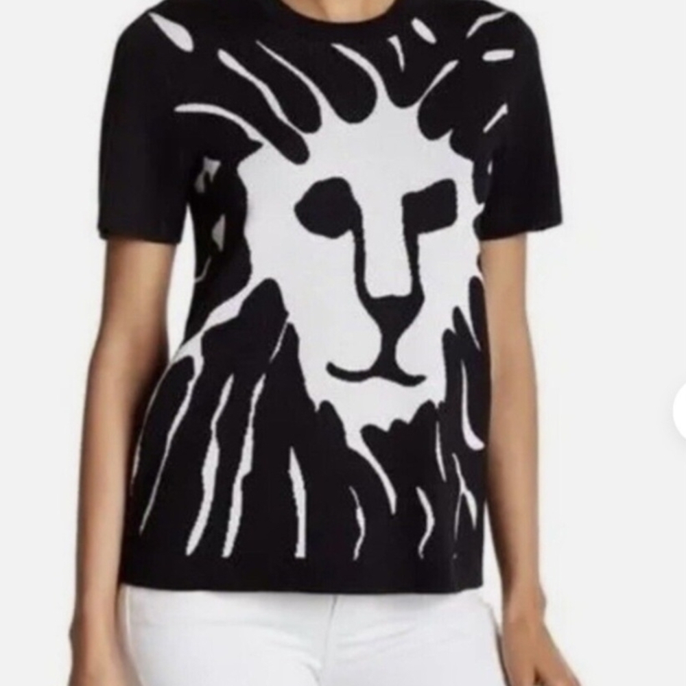 Anne Klein Black and White Lion Graphic Short Sleeve Sweater